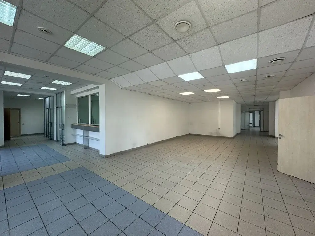 Банковское помещение, 2 входа, 515 м - Фото 1