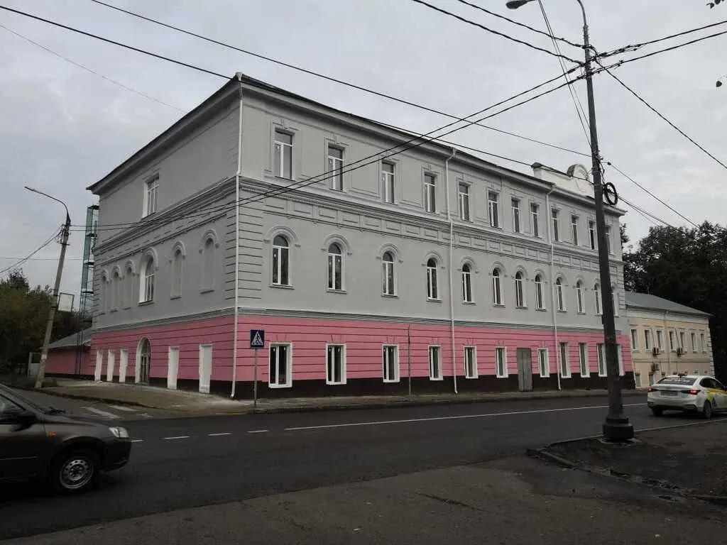 Сдается отдельно стоящее здание 2000 м2 в центре г. Серпухов, ул. 1-я - Фото 1
