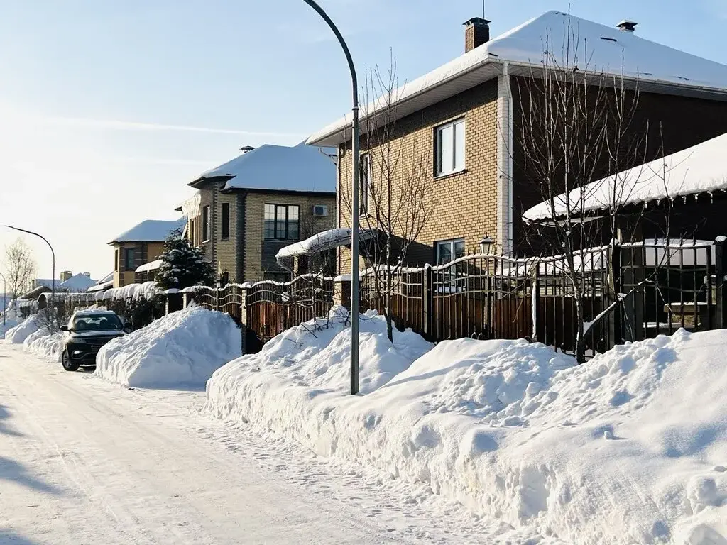 Дом 210м2 плюс мансарда 65м2 4 этажа с центр.коммуникациями - Фото 1