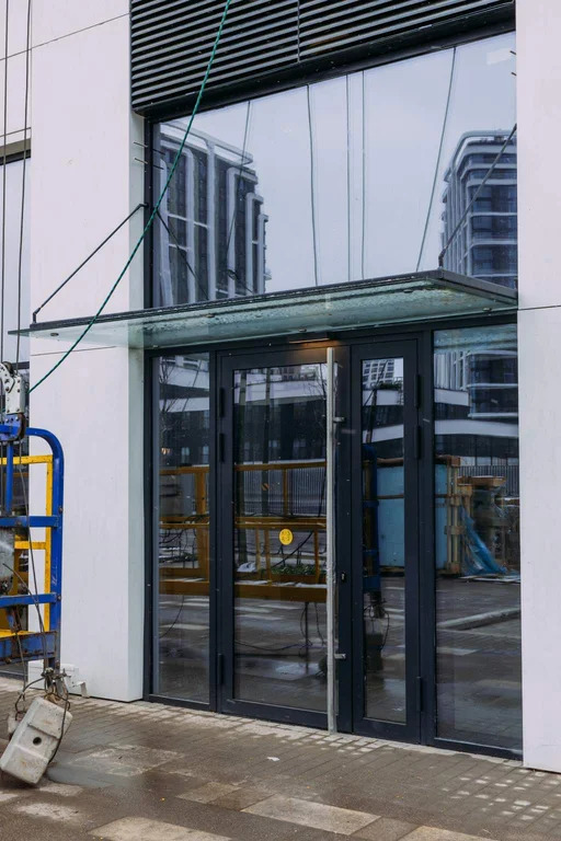 Аренда коммерческого помещения 58,6м в ЖК Остров 5, Нижние Мневники 20 - Фото 0