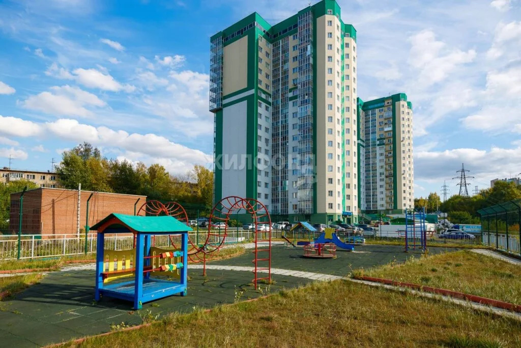 Продажа квартиры, Новосибирск, ул. Есенина - Фото 1