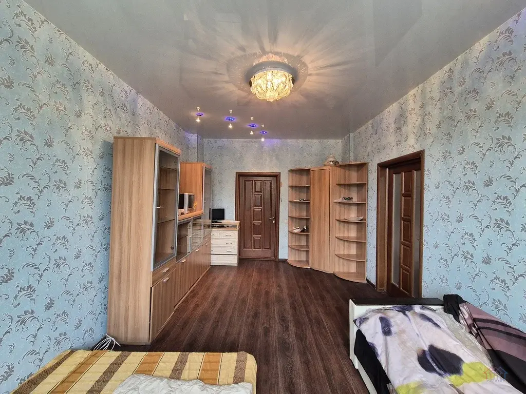 Комната 37 м2 в 4-к., 2/4 эт. - Фото 4