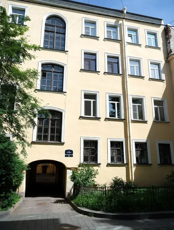 Продам 2-х комн. кв. в С-Петербурге от владельца: В.О., ул. Репина, 25 - Фото 9