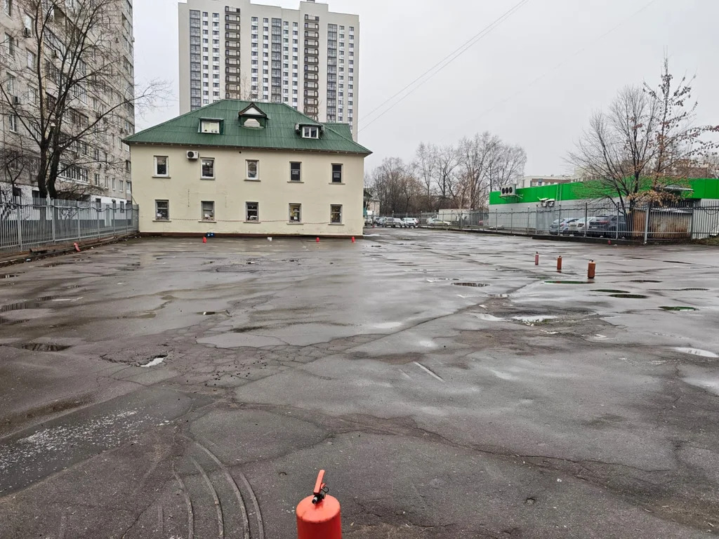 Сдам место на открытой стоянке. - Фото 1