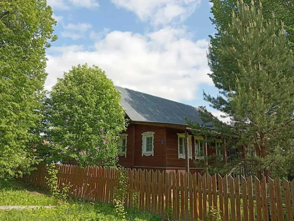 Дом с коммуникациями и ремонтом в живописном месте - Фото 0