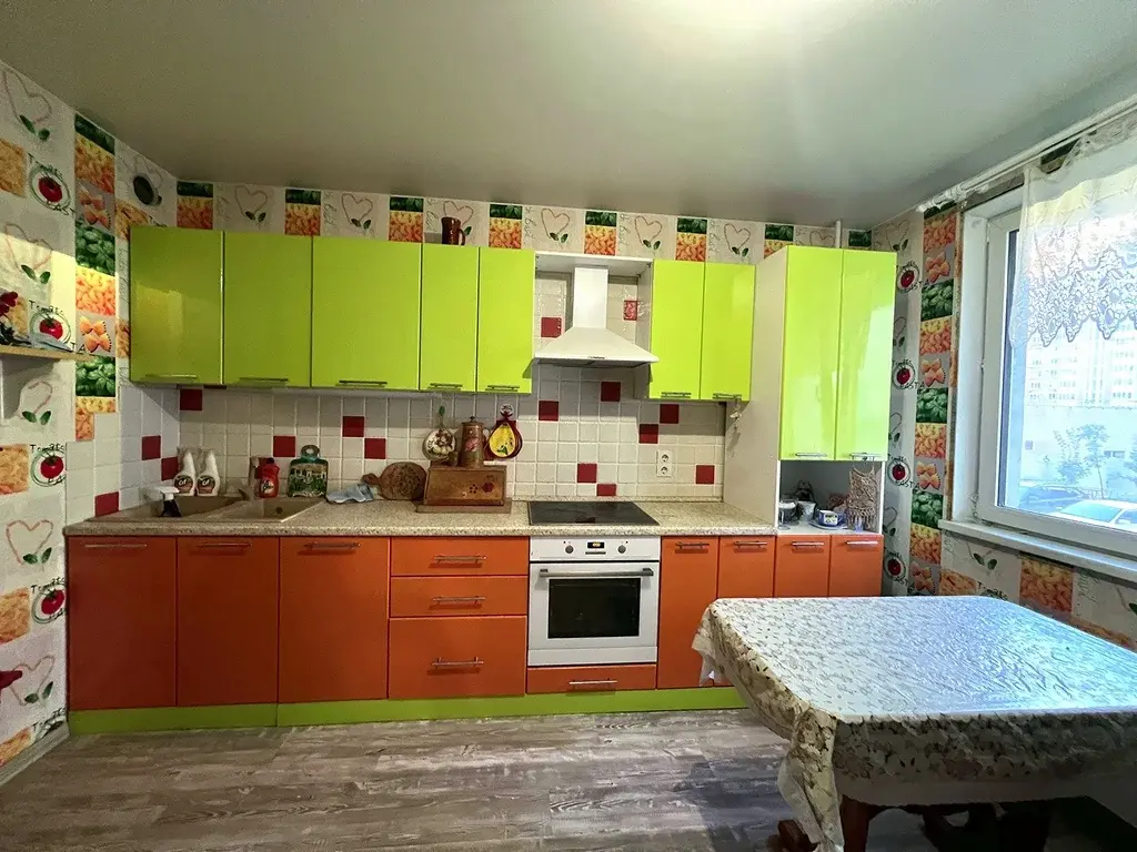 1-я квартира в д. Сапроново, мкр. Купелинка, к-л Северный, дом 10 - Фото 1