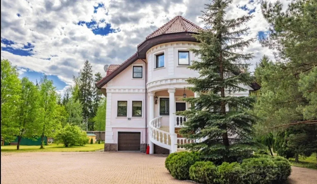 Продам уникальную усадьбу с сoбствeнным проточным водоёмом - Фото 2