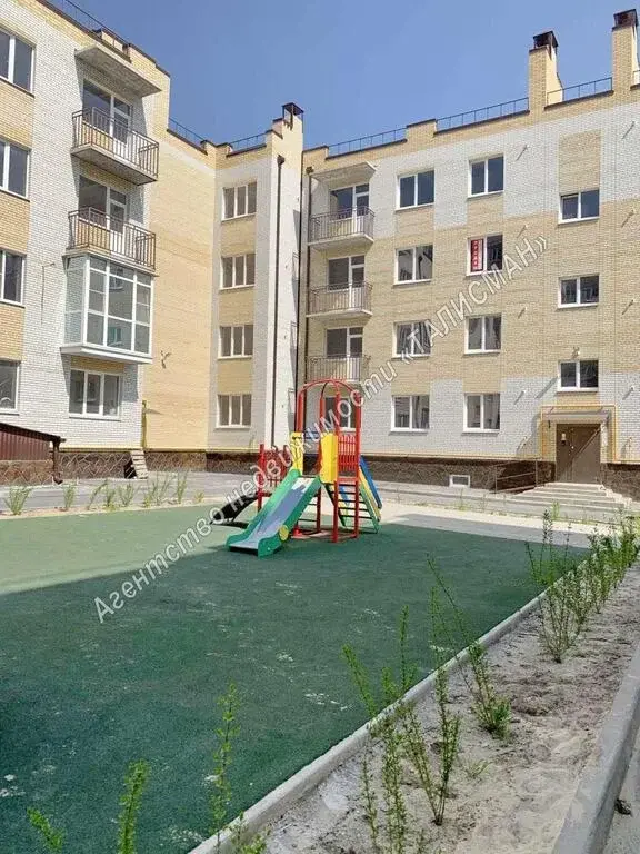 Продается КРУПНОГАБАРИТНАЯ 2-х комнатная квартира в г. Таганроге. СЖМ - Фото 0