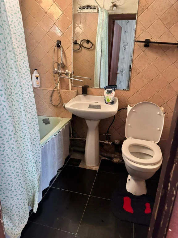 Продам 3-комн. квартиру 56.3 кв.м. - Фото 1