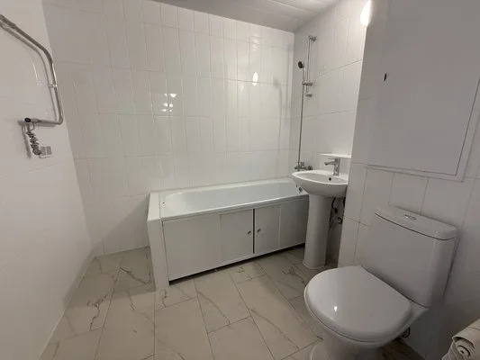 Продам трехкомнатную (3-комн.) квартиру, Ротмистрова ул, 2к4, Москва г - Фото 3