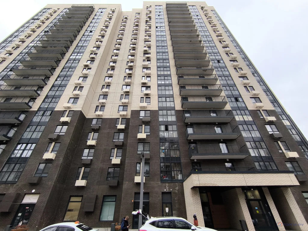 Продажа торгового помещения, Кронштадтский б-р. - Фото 1