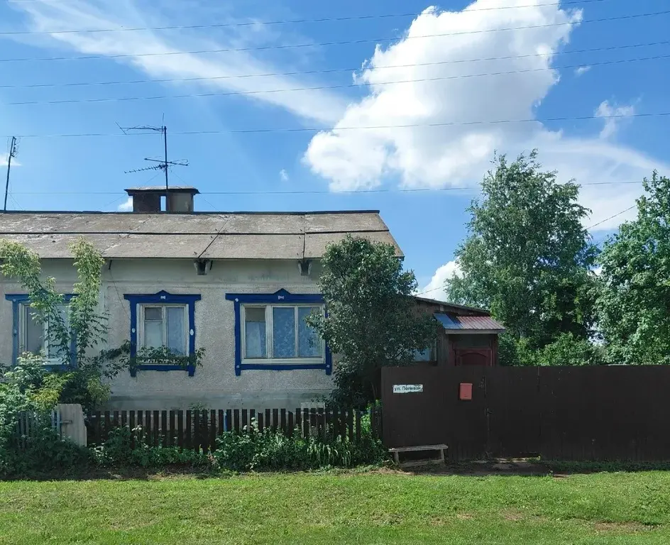 Продам дом (таунхаус) с  участком 30сот. село Гольяны, улица Полевая - Фото 2