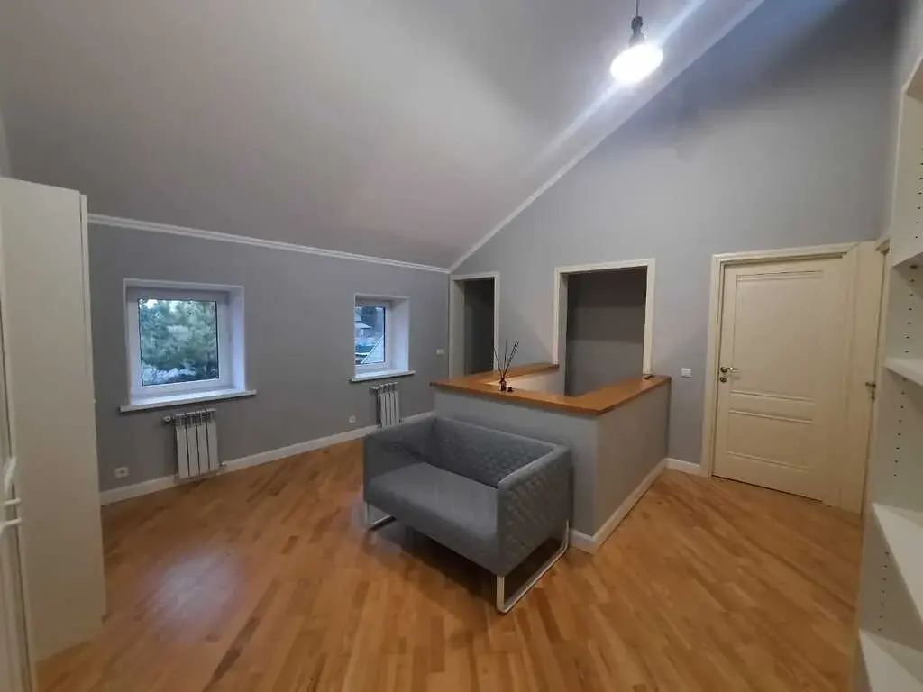 Современный дом у озера - Фото 13