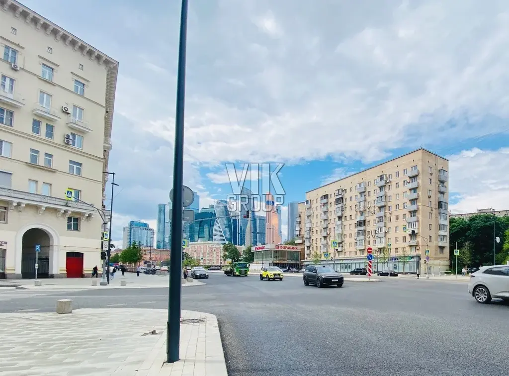 Продается трех комнатная квартира по ул Большая Доргомиловская дом 16 - Фото 1