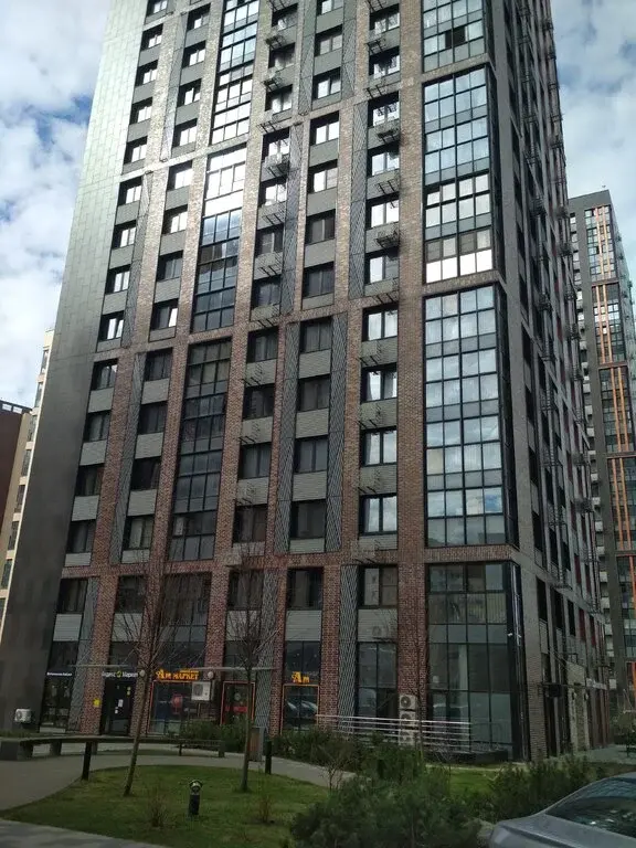 3 ком квартира . Около метро - Фото 0