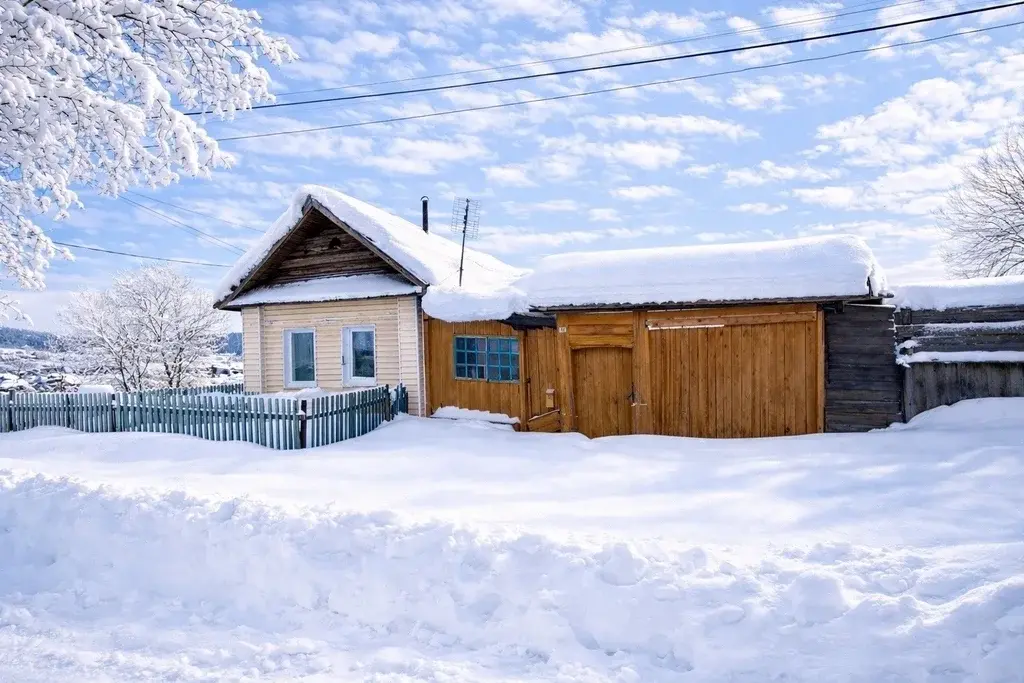 Дом по ул. Дзержинского - Фото 1