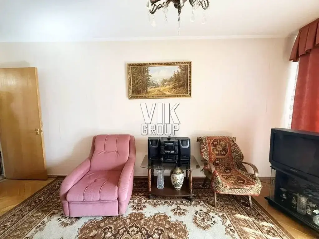 Предлагается светлая трёхкомнатная квартира с хорошим ремонтом - Фото 11