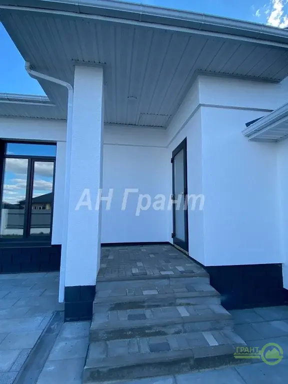 Новый дом с НАВЕСОМ  и полной отделкой в Дубовое - Фото 1