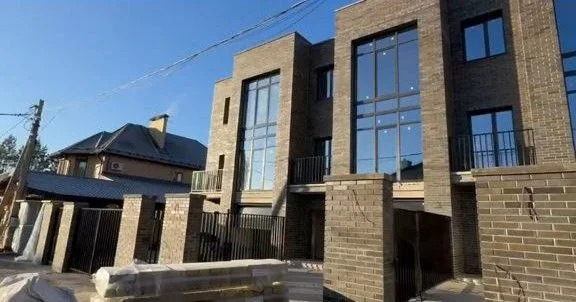 Продажа таунхауса, Оренбург, улица Российская - Фото 2
