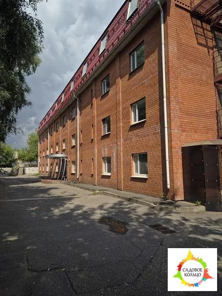 Сдается отдельно стоящее здание на огороженной территории с парковкой - Фото 0