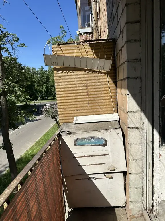 Однушку в Измайлово Сиреневый бульвар в кирпичной 5-ти этажке, Балкон - Фото 6