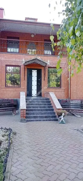 Продается двух этажный кирпичный дом ближайшем пригороде г.Таганрога - Фото 1