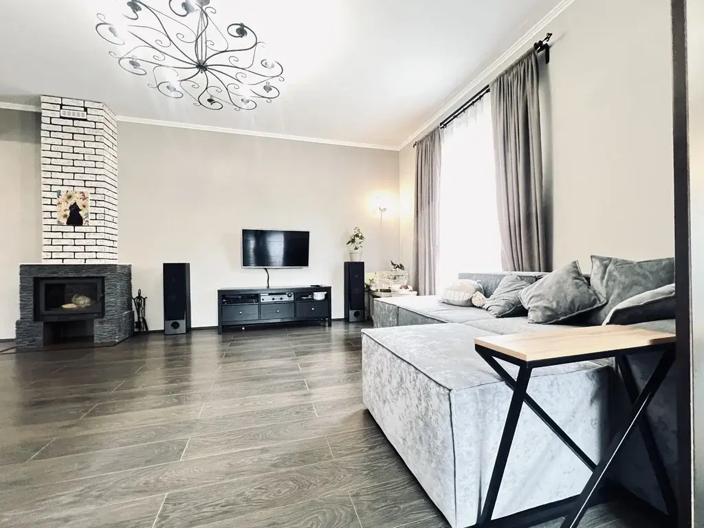 Дом 210м2 плюс мансарда 65м2 4 этажа с центр.коммуникациями - Фото 1
