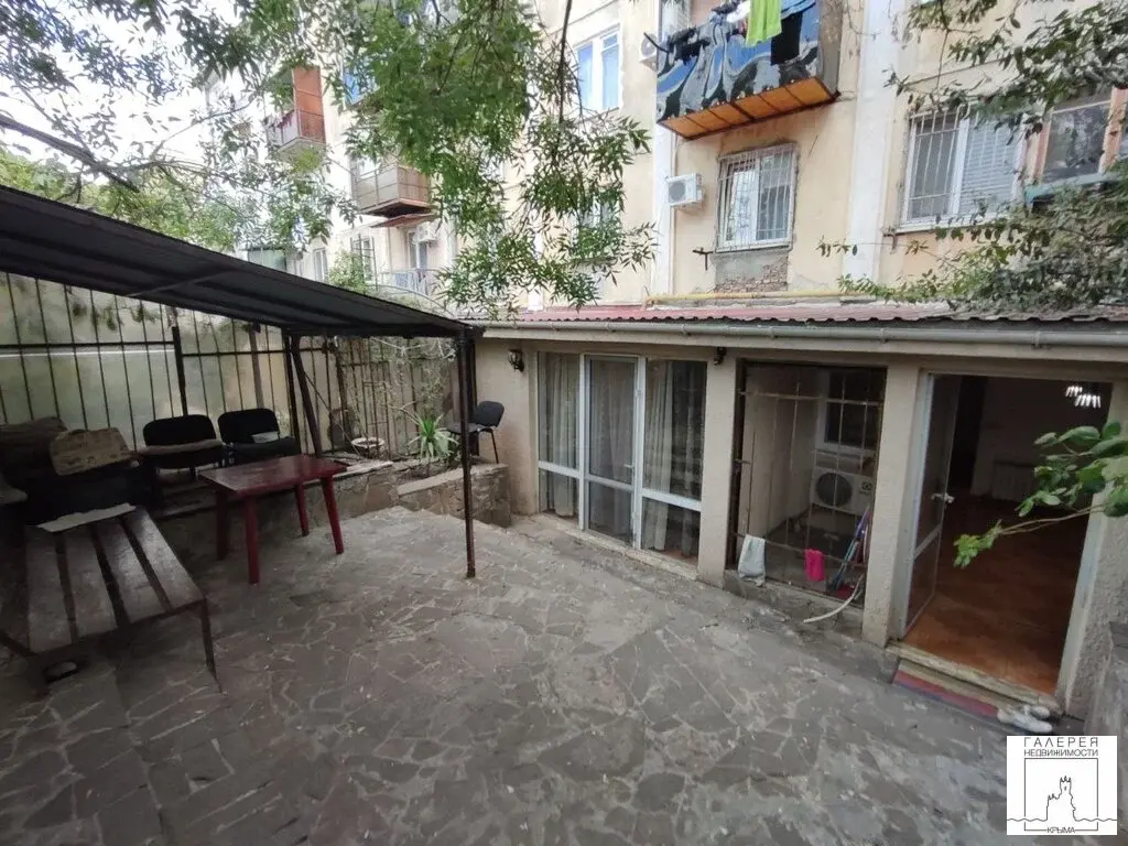 Продаётся 2-комнатная квартира в центре Ялты, с двориком - Фото 2