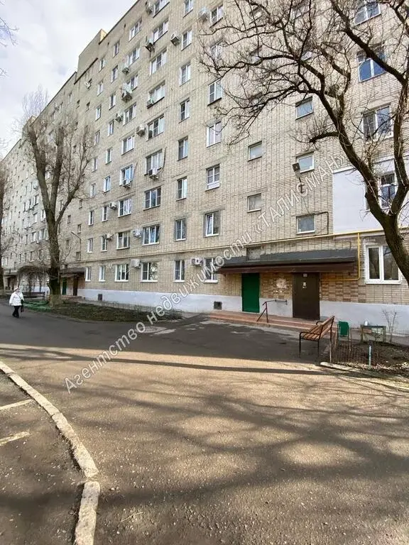 Продается 3-комнатная квартира в г. Таганроге, р-он ул. Дзержинского - Фото 0