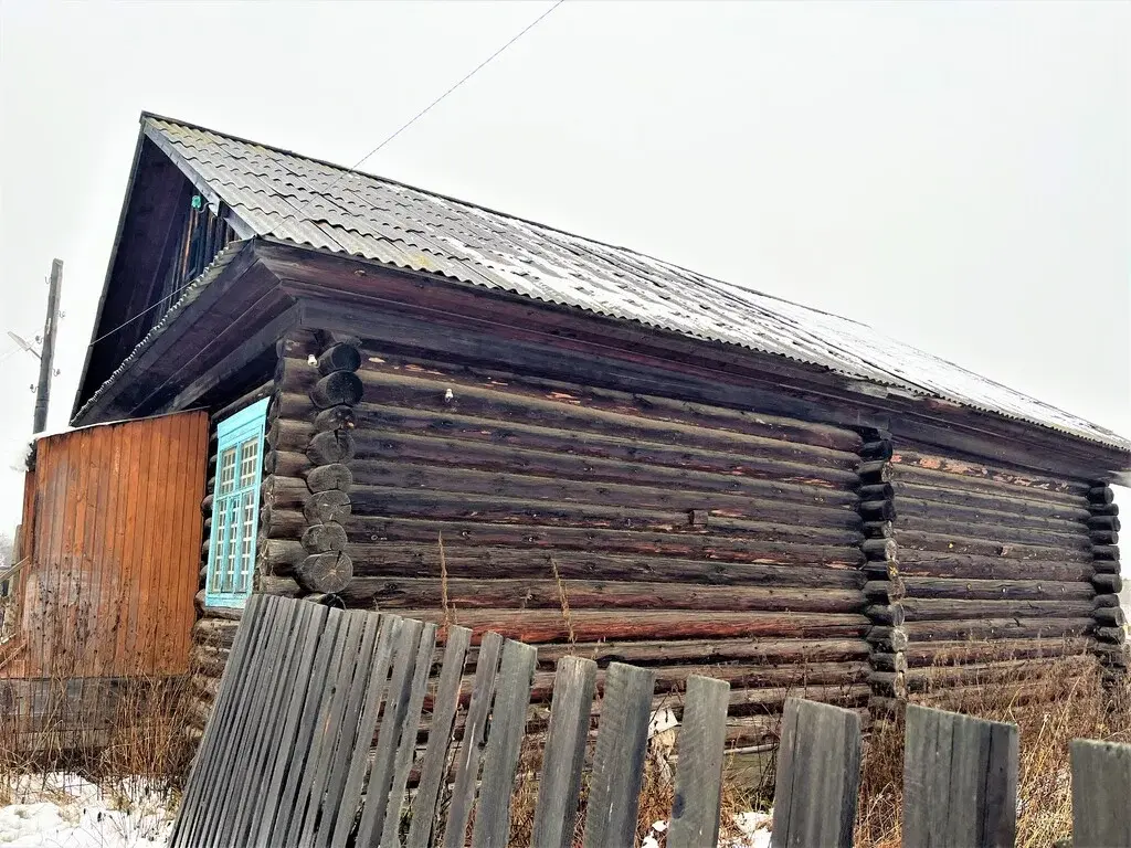 Продаётся магазин (жилой дом) в г. Нязепетровске по ул. Красноармейска - Фото 0