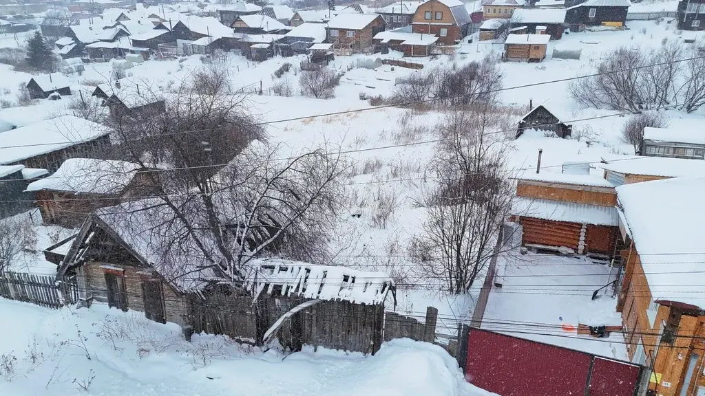 Продаётся земельный участок с ветхим домом в Челябинской области в гор - Фото 1