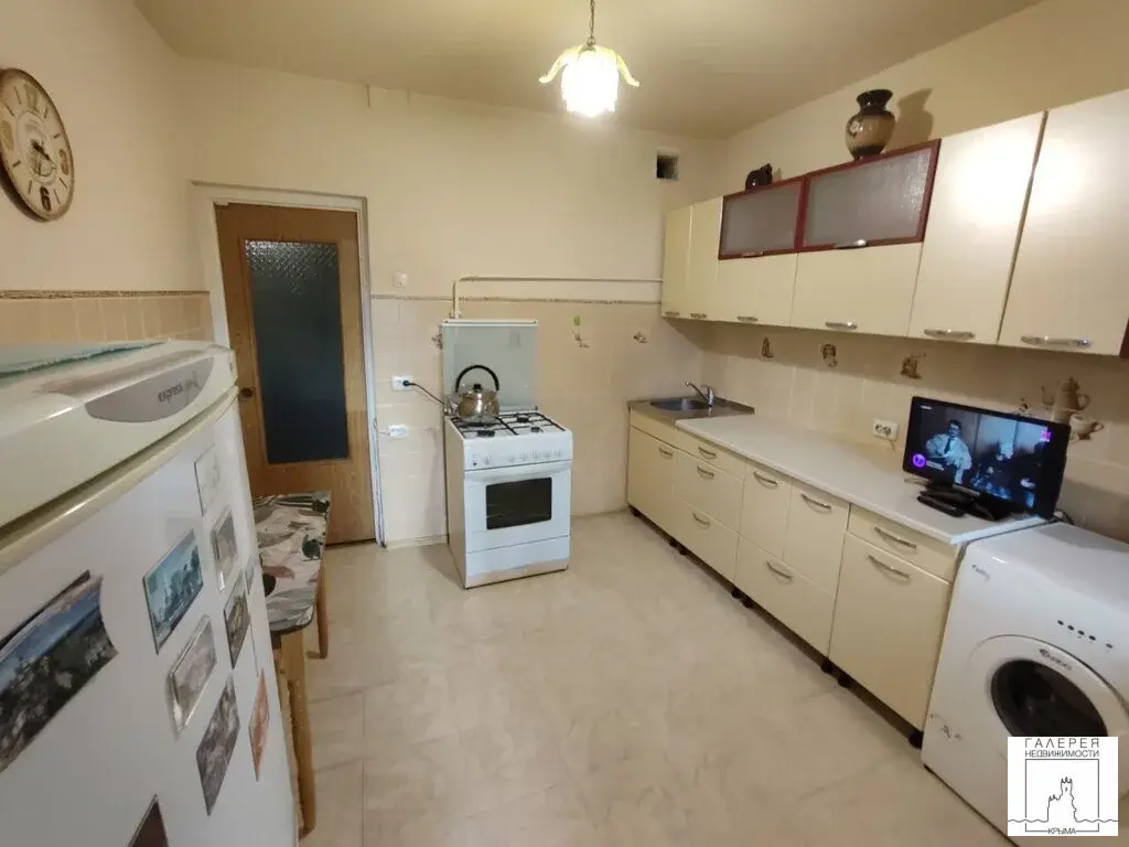 Продаётся светлая видовая 2-комнатная квартира в Ялте, ул. Мухина - Фото 10