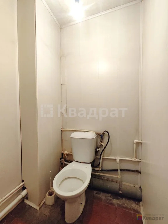 Удобный недорогой вариант в хорошем районе города! - Фото 8