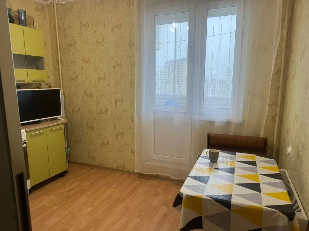 Продам 3 ком. квартиру в Люберцах (мкрн. Красная горка) - Фото 1