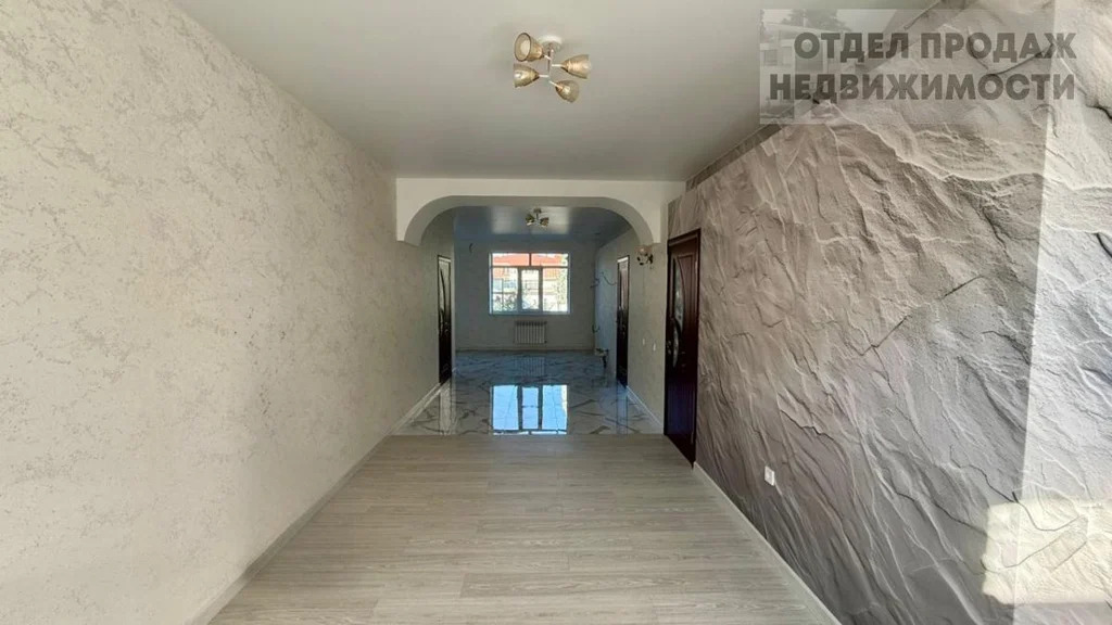 3-к Квартира - Фото 2