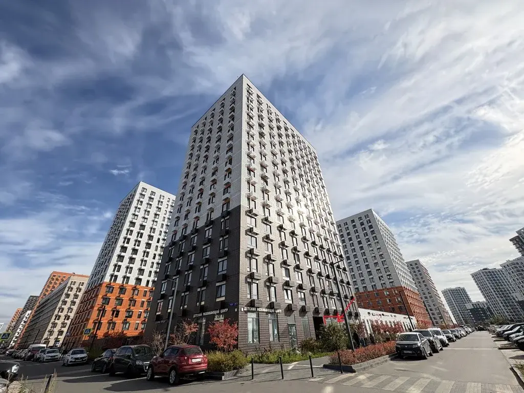 Продажа торгового помещения в ЖК Бунинские Луга - Фото 1