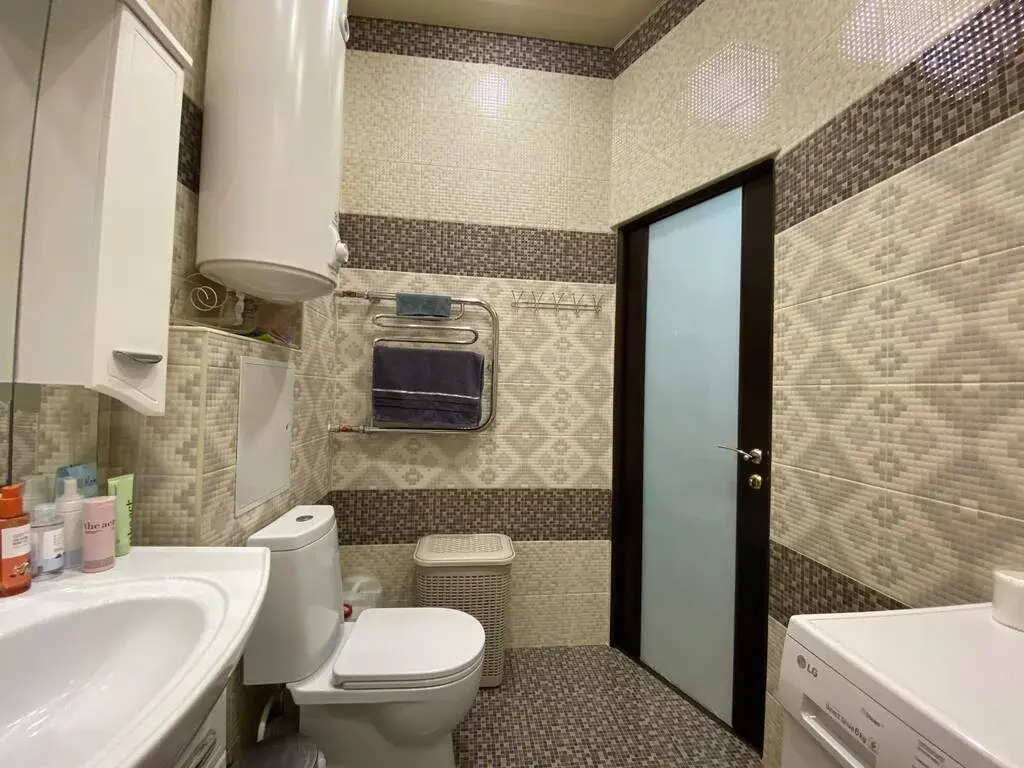 Продается 4-комнатная квартира с ремонтом,мебелью и кладовой в подарок - Фото 16