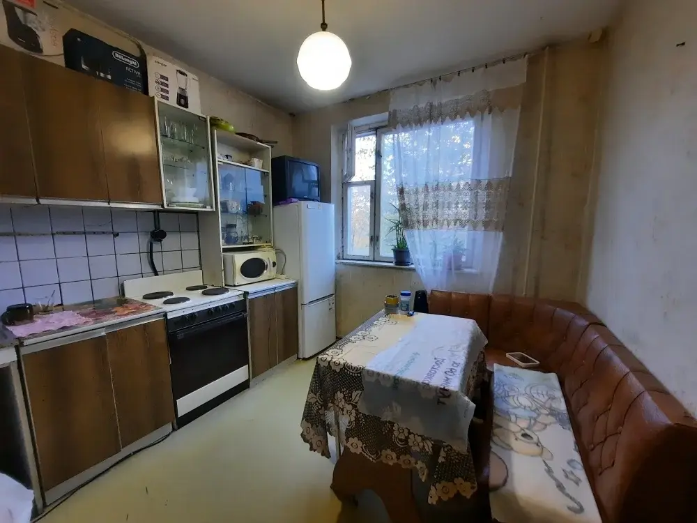 Комната в 2-ке, Москва, Алма-Атинская, 5 - Фото 1