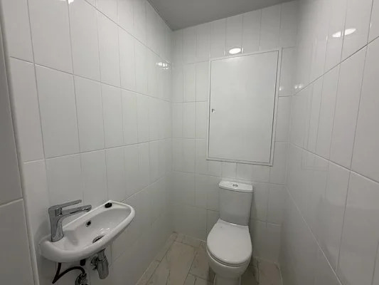 Продам трехкомнатную (3-комн.) квартиру, Ротмистрова ул, 2к4, Москва г - Фото 1