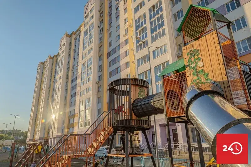 Квартира с тремя спальнями по ул. Ключевая, 99 ЖК Райки - Фото 1