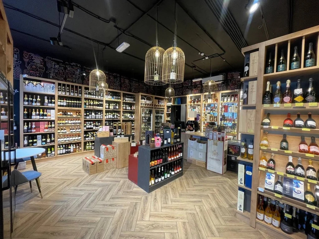 Продается готовый бизнес сеть винотек 58.6 м2 - Фото 2