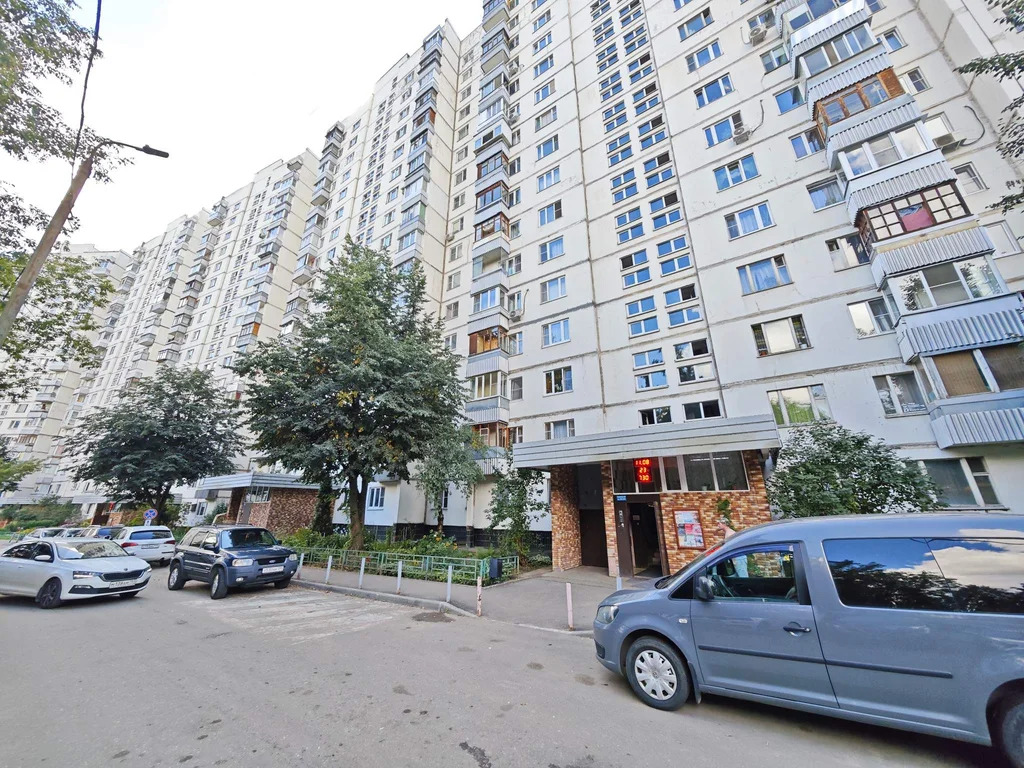 Продается комната 14 м2 в 3 ком.кв. - Фото 1