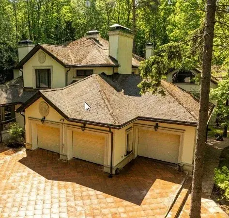 Продаю дом в Подмосковье 1050 кв.м. с участком 24 сот. 13 км. От МКАД. - Фото 1