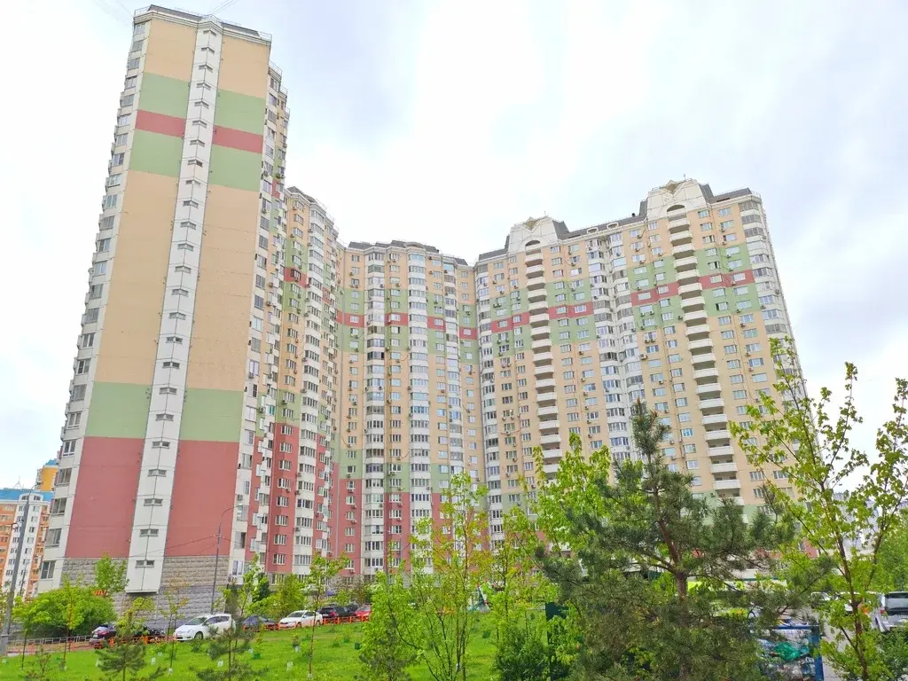 Продажа евро-четырехкомнатной квартиры с видом на реку у м.Мякинино - Фото 1