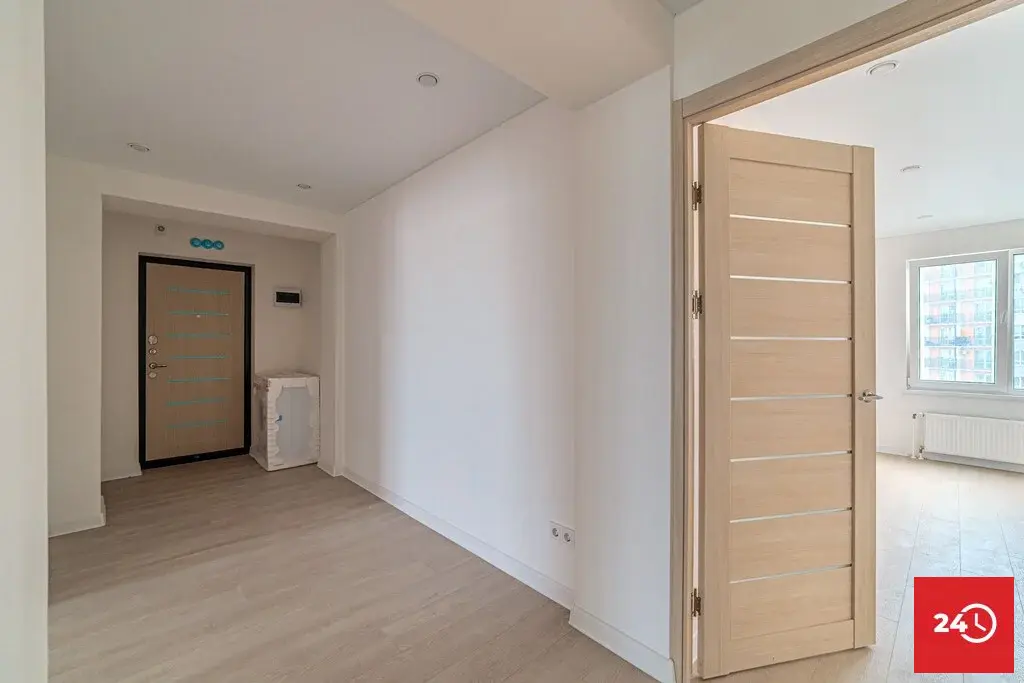 В продаже видовая 2-к квартира по ул. Генерала Глазунова 11 с ремонтом - Фото 0