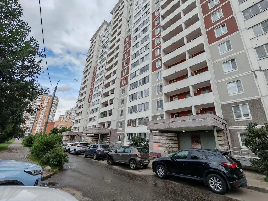 Продам квартиру в Лобне - Фото 0