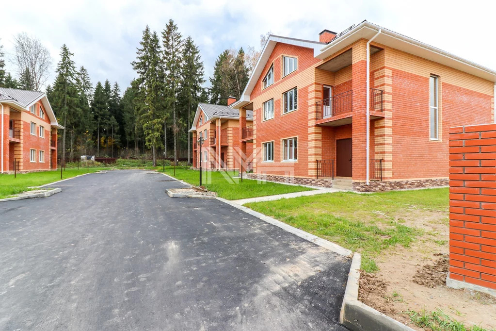 русская усадьба былово. русская усадьба троицк коттеджный поселок былово. уют калужское шоссе таунхаусы. кп русский лес истринский район. красивый коттеджный поселок.