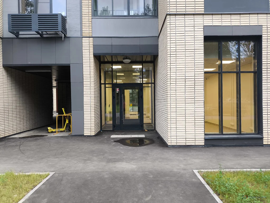 Продажа торгового помещения, ул. Базовская - Фото 4