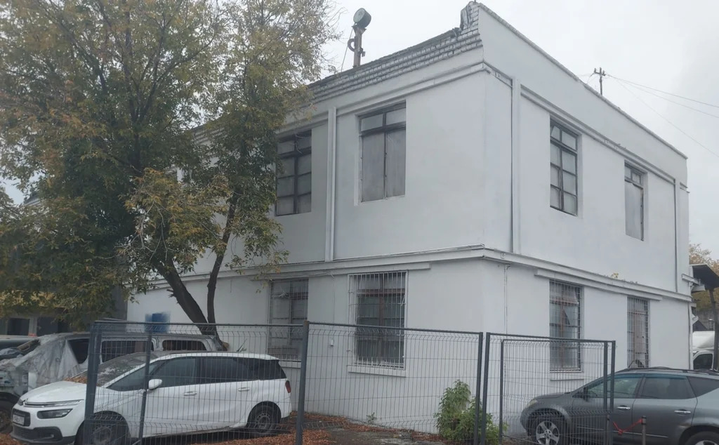 Коммерческое здание, 1349,6 кв. м. (с земельным участком) - Фото 1