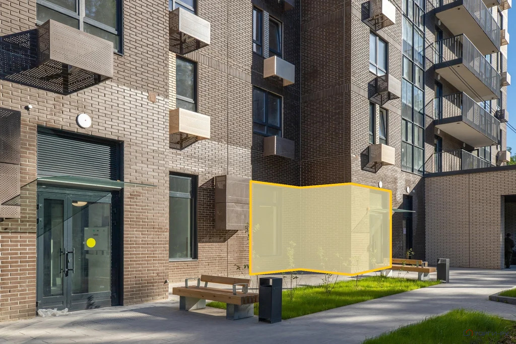 Продажа торгового помещения, Кронштадтский б-р. - Фото 2